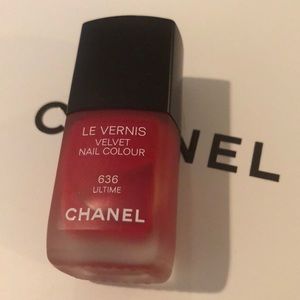 New never opened Chanel nail color in 636 Ultime.